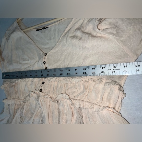 American eagle Women’s boho lace ruffled top, Medium - Picture 5 of 7